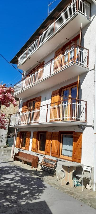 Casa Le Rondini Apartment Mezzenile Luaran gambar